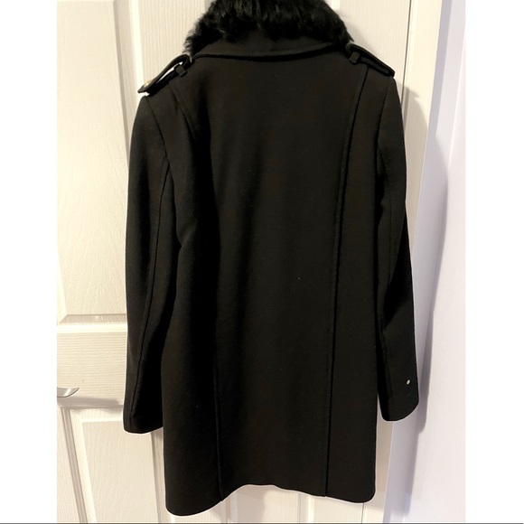 Massimo Dutti Black coat with gold buttons and removable fur collar - Picture 3 of 13